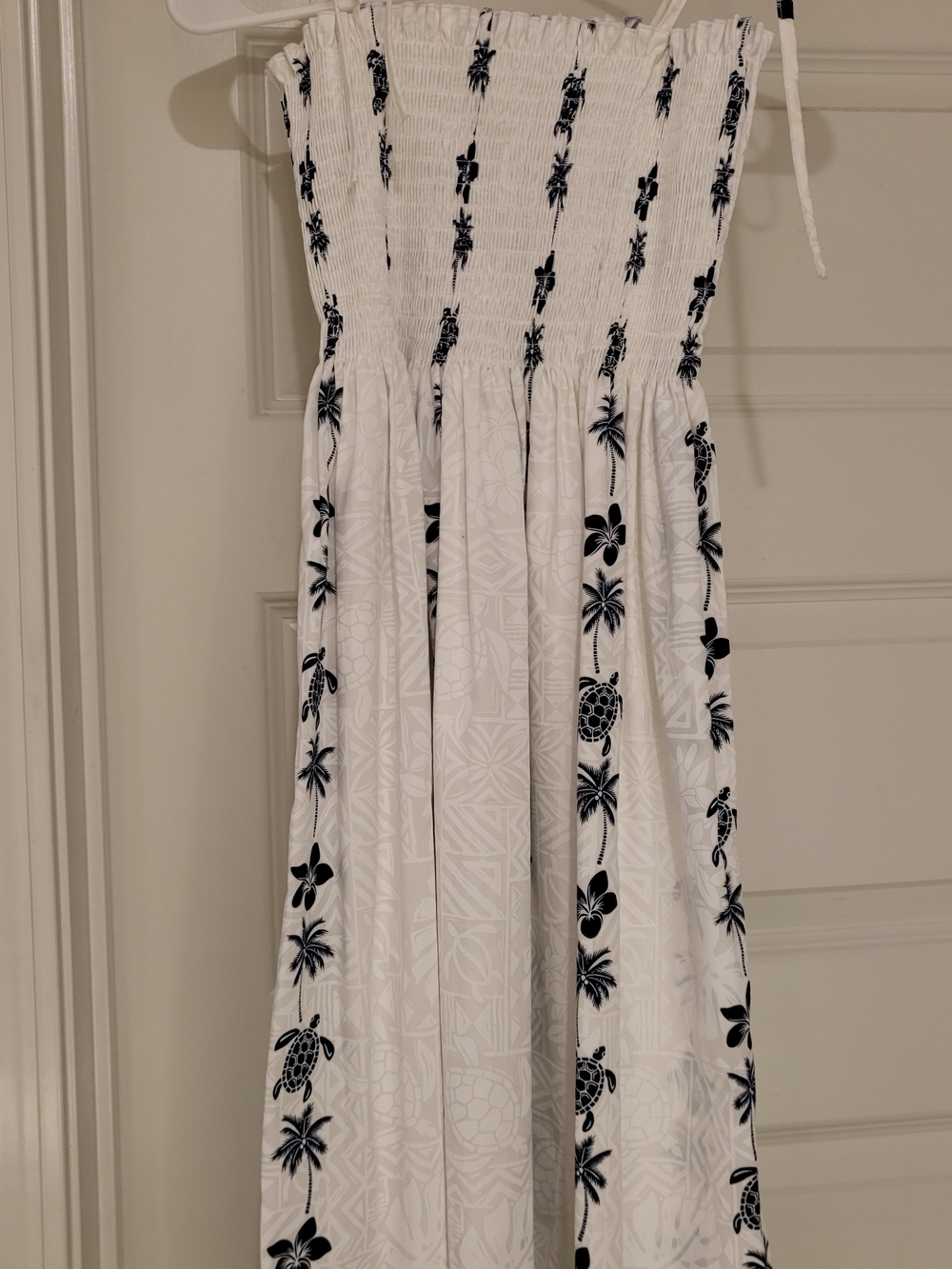 Hawaiian Maxi Dress - Picture 2 of 6